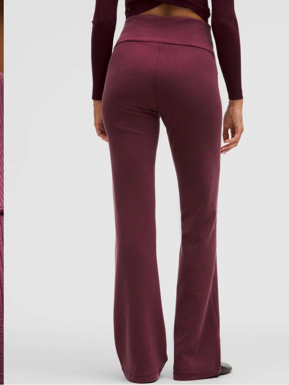 LULULEMON Ribbed Softstreme Flared Pant Size 4